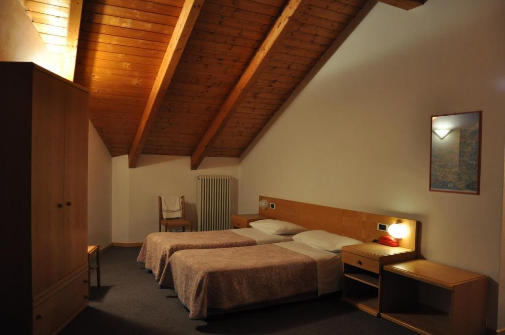 Hotel Ideal Sarche di Calavino Pokoj fotografie